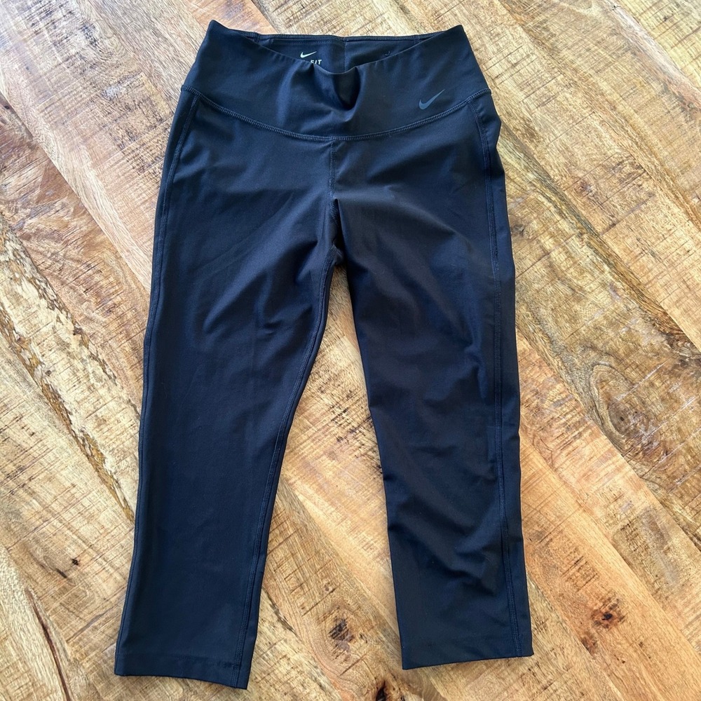 Nike Dri-FIT Womens Black Cropped Leggings Mid Rise Capri Athletic Pants Small